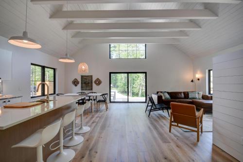 Glen Arbor House | The Barn on Bay Lane