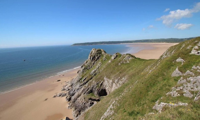 Oxwich House | The Barn - Yr Ysgubor
