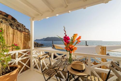Amoudi Bay House | The Bay - Loft apartment Sea & Sunset View