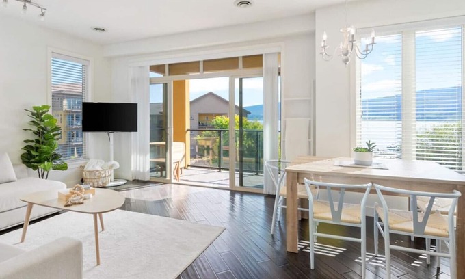 Westbank Apartment | The Beach House at Barona Beach #4301