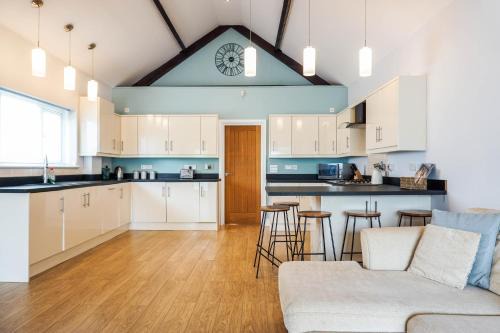 Skewen House | The Beach House - Fully refurbed March 2024