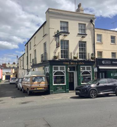 Cheltenham Hotel | The Bell Inn