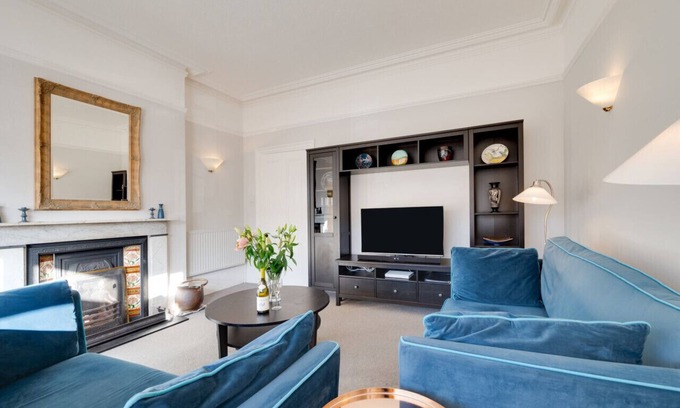 Beer Apartment | The Belvedere - Two Bedroom Apartment, Sleeps 4
