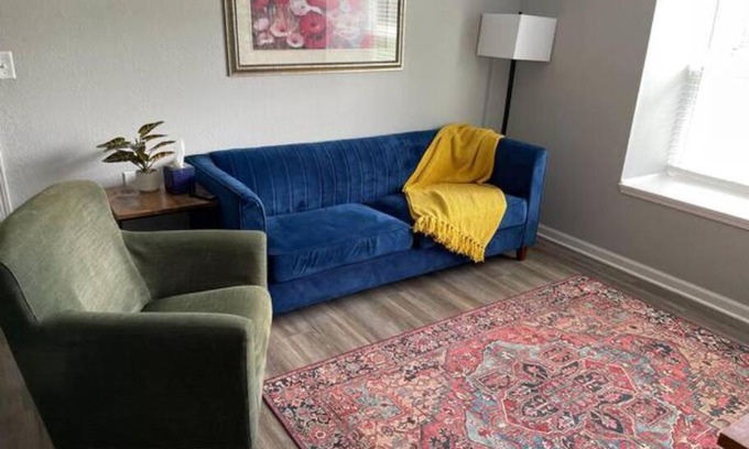 Hamilton Apartment | The Bernice - 2 Bedroom Apt in Quilt Town, USA