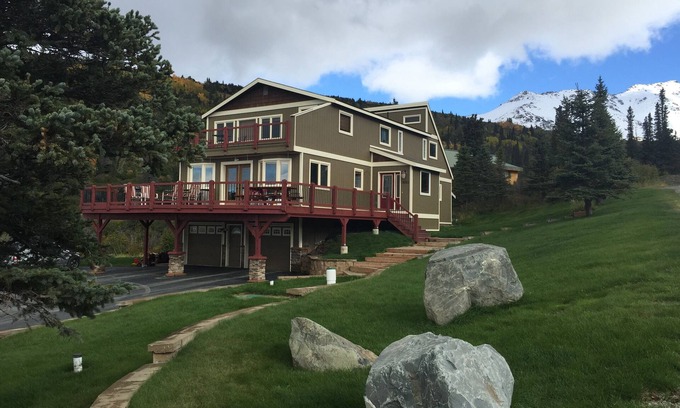 Bear Valley House | The Best Alaskan Get Away Retreat For Your Family Or Group