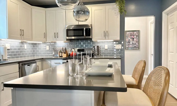 South Hills House | The Beverly at Mt. Lebanon by Luxe PGH