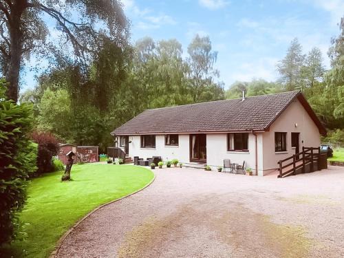 Nairn House | The Birches