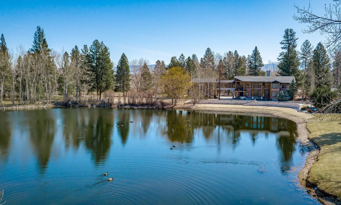 Stevensville Cabin | The Bitterroot Lodge