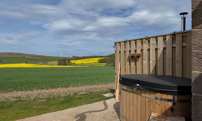 Wooler Cottage | The Blacksmiths Shop hot tub cottage