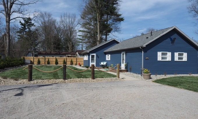 Conneaut Lake House | The Blue Haven at Conneaut Lake