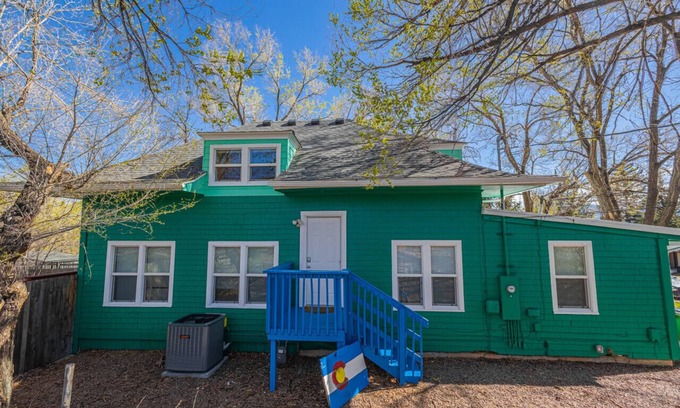 East Colorado Springs House | The Blue Porch at Bennett