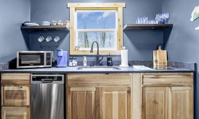 Lancaster Apartment | The Blue Spruce: Romantic Secluded Getaway