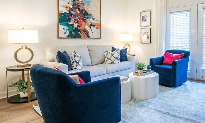 Oxford House | The Bluffs, Discounted rate for S. Carolina game!