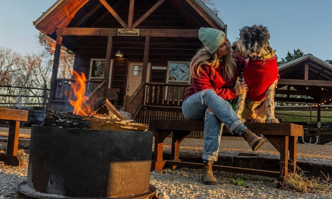 Byrdstown Cabin | The Boathouse Bungalow Dale Hollow Lake 1 Minute Away Free Firewood Pet-Friendly