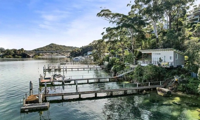 Daleys Point Apartment | The Boathousen