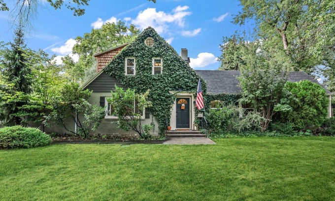 Depot Bench House | *The Boise Beach Cottage*