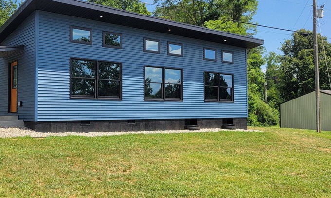 Jamestown House | The Bourbon House