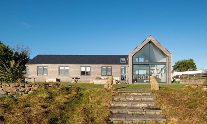 Malltraeth House | The Brackens : Beachfront 3-Bed Estuary Home in Malltraeth | Managed by Anglesey Holiday Lettings