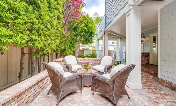 Beach Barber Tract House | The Breakers 1 | 2BR Home Walk to Windansea Beach