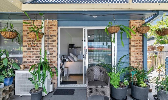 Bellara Apartment | The Brick Batch - holiday unit!