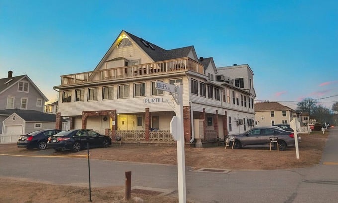 Old Lyme Apartment | The Bridge at Soundview · Beach+OceanView+Sunrise