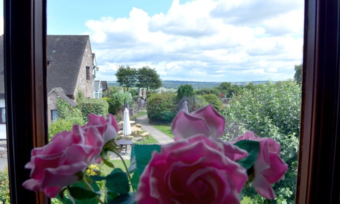 Chelmarsh Hotel | The Bull's Head Inn at Chelmarsh