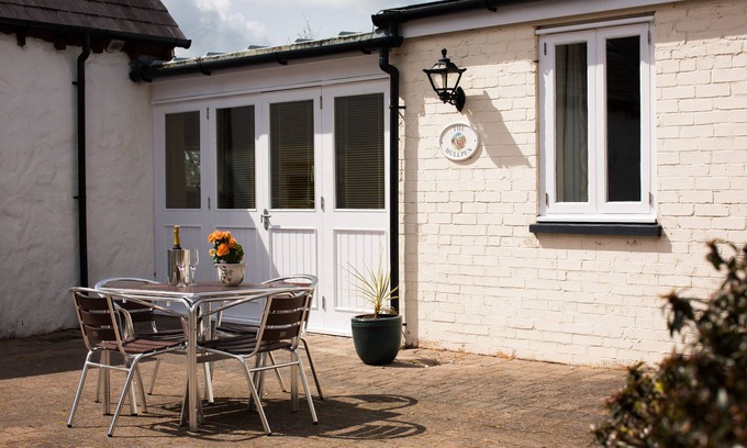 Pembroke Apartment | The Bullpen, Portclew Cottages