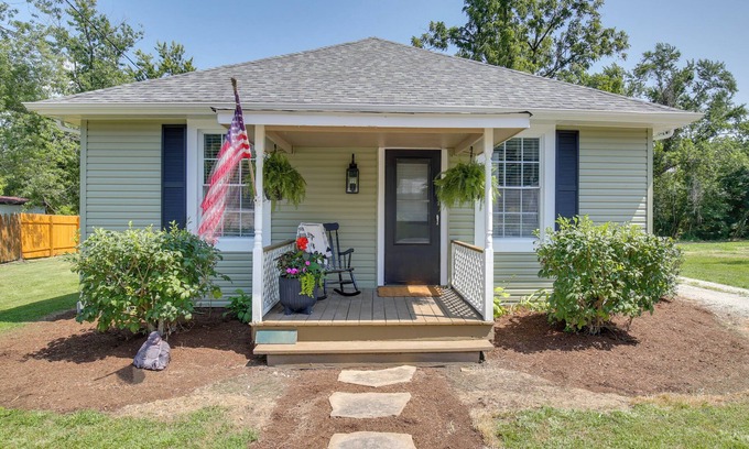 Defiance House | 'The Cabernet Cabin' Defiance Home on Katy Trail!