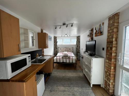 Runnymede Apartment | The Caduceus Quality Budget Cabins