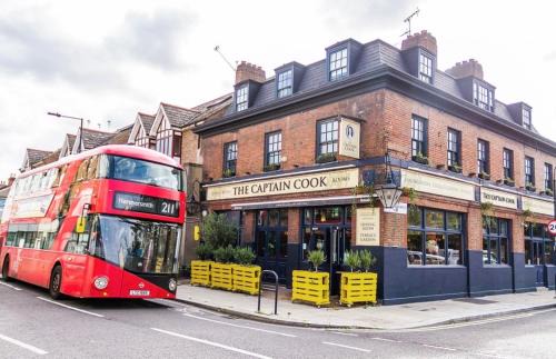 Munster Hotel | The Captain Cook