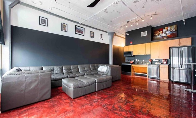 West Main Historic District Apartment | The Cardinal (Downtown Louisville)