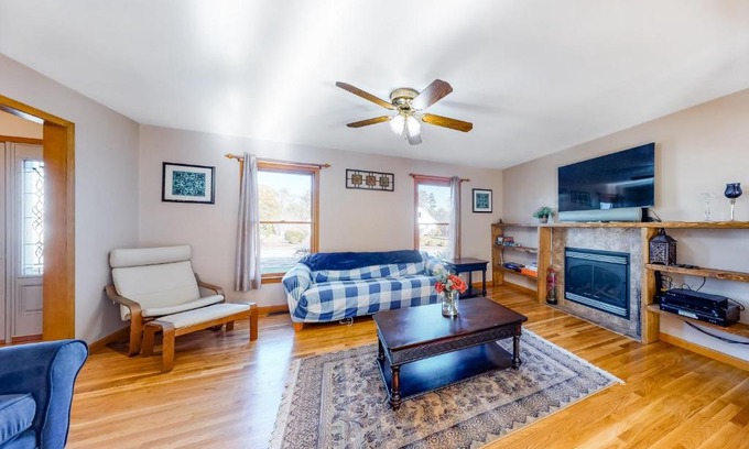 East Harwich House | The Carriage House