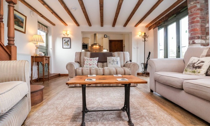 Lissett Cottage | THE CART HOUSE, romantic, character holiday cottage in Skipsea