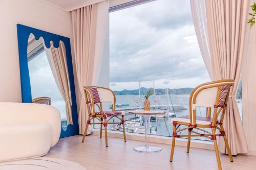 Yeosu Apartment | The castle ocean suite
