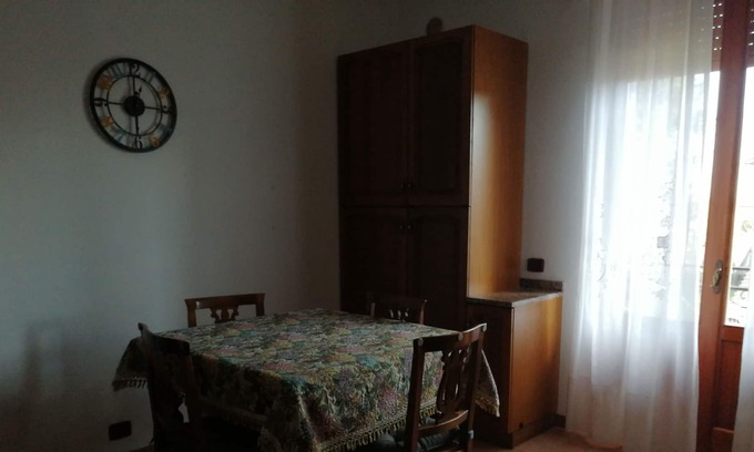 Sovicille Apartment | The Cedar Apartment