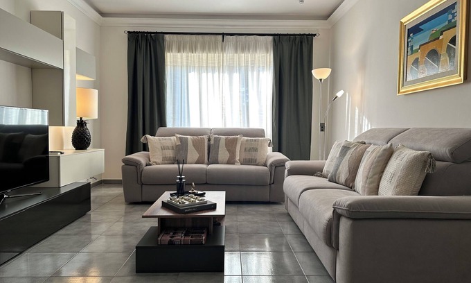 Zona XXXIII Acilia Sud Villa | The Cedar Villa