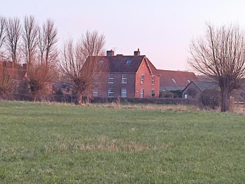 Britford House | The Cheesehouse - Seven ensuite bedrooms