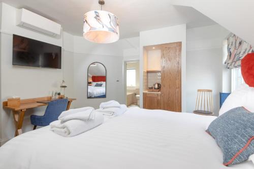 Woolmer Green Hotel | The Chequers Inn