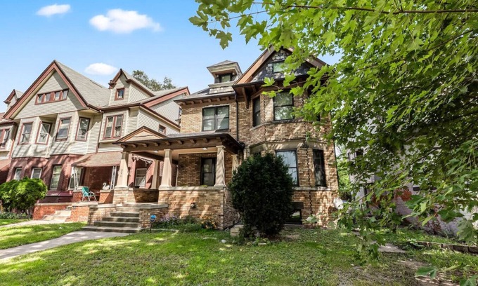 Detroit Apartment | The Chill Cellar