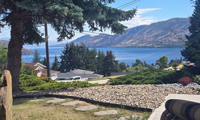 Central Okanagan Bed & Breakfast | The Chirping Cricket Bed & Breakfast