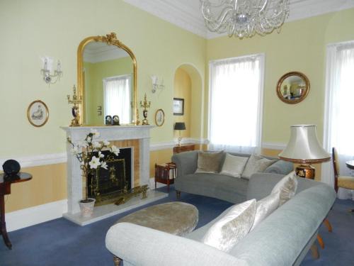 Upper Town Apartment | The Circus Apartment