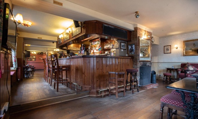 Runnymede Hotel | The Coach and Horses