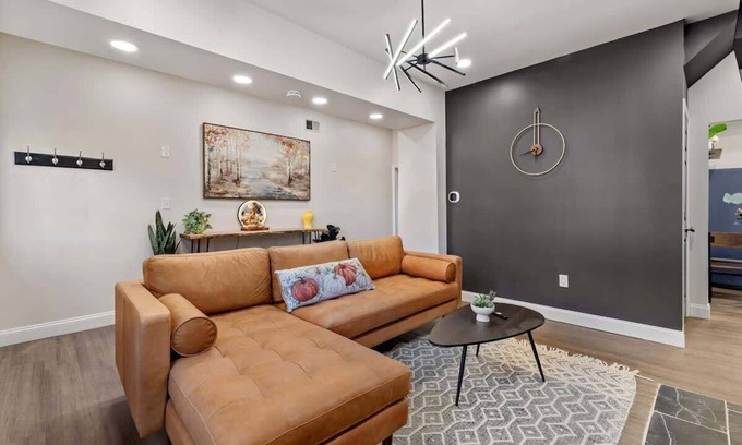 Mount Washington House | The Colorful Abode with Deck in Mt Washington