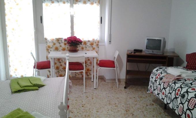 Arenella Bed & Breakfast | THE COLORS OF SALVATOR ROSA - Red Room