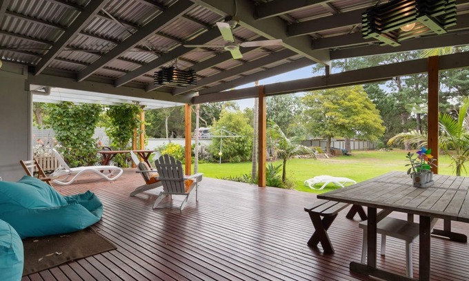 Cowes House | The Coral Cove Surf Villa