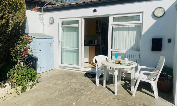 Isle of Portland Ski Chalet | The Corner Lodge