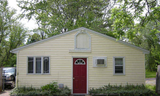 Ballston Spa House | The Cottage @ 51 Center REAR
