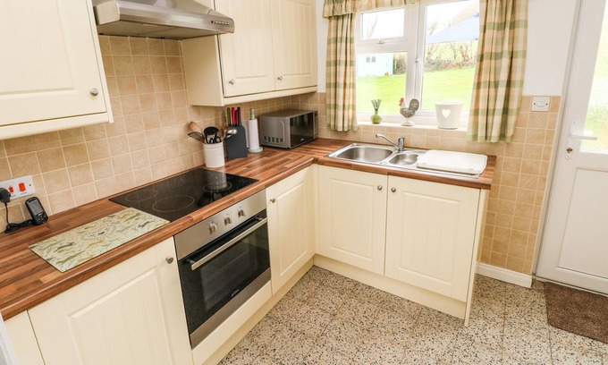 Narberth Cottage | THE COTTAGE, family friendly, with a garden in Narberth