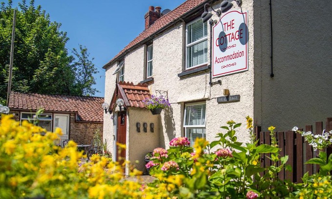 Lulsgate Bottom House | The Cottage