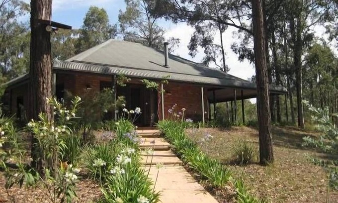 Lovedale Cottage | The Cottage Hunter Valley - recently renovated with new playground!